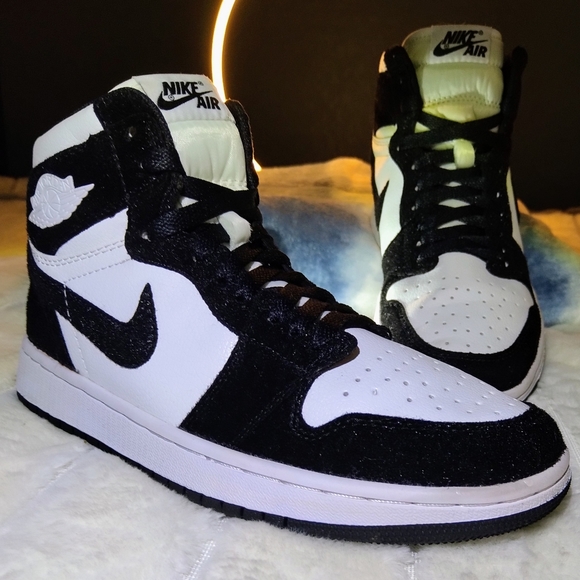 *NWOT* Nike (Wmns)AIR JORDAN 1 High OG"Twist".... - Picture 9 of 10
